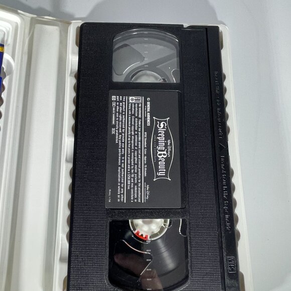 Walt Disney's Sleeping Beauty Special Edition VHS 2003 Clamshell with insert - Picture 3 of 7